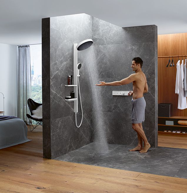 Integrales Bad mit direktem Zugang zu Schlafzimmer und Kleiderschrank