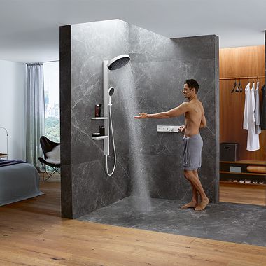 Schlafzimmer mit integriertem Duschbereich